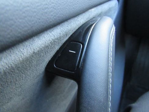 Used 2019 Tesla Model 3 Standard Range image 34