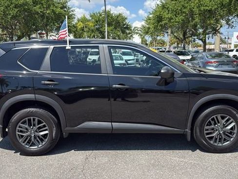 Used 2023 Nissan Rogue S image 9