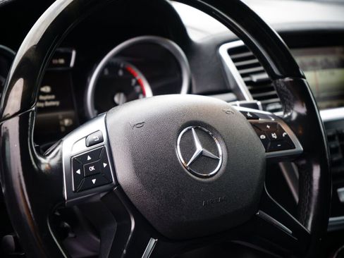 Used 2016 Mercedes-Benz GL 450 4MATIC image 11