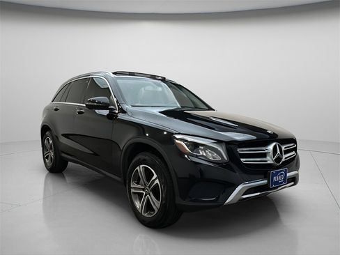 Used 2019 Mercedes-Benz GLC 300 4MATIC image 1