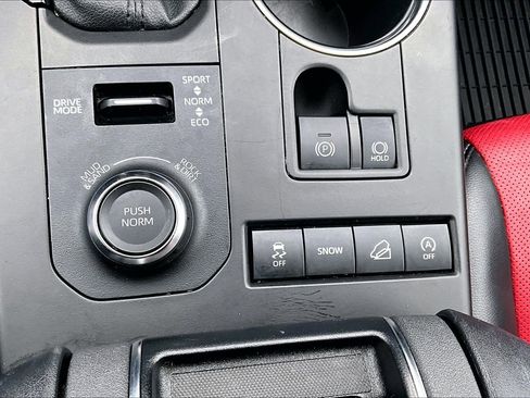 Used 2022 Toyota Highlander XSE image 28