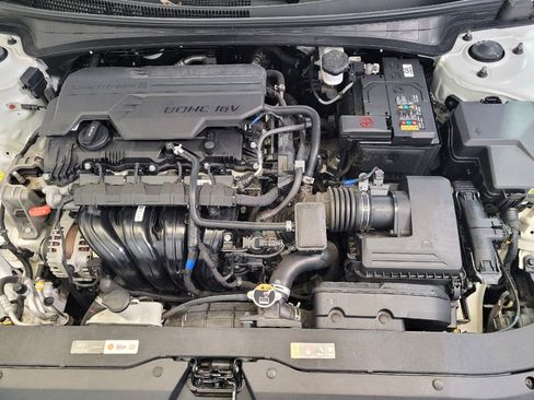 Used 2024 Hyundai Elantra SEL FWD image 30