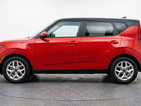 Used 2025 Kia Soul LX w/ LX Technology Package image 4
