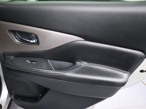 Used 2023 Nissan Murano SV image 33