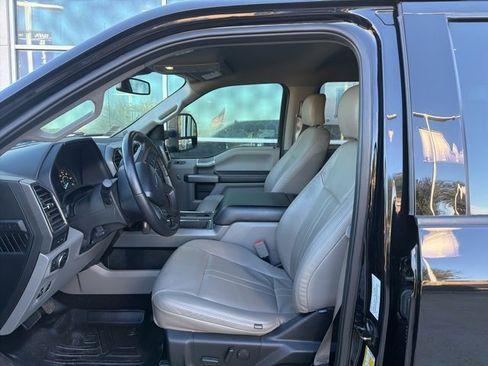 Used 2019 Ford F150 XLT w/ Equipment Group 302A Luxury image 9