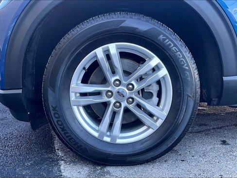 Used 2023 Ford Explorer XLT w/ Equipment Group 202A image 7