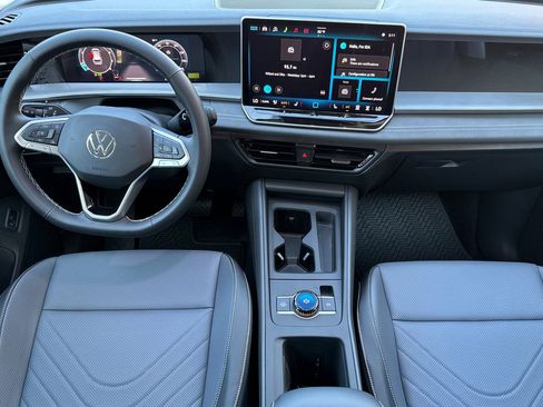 New 2026 Volkswagen Tiguan SE AWD/4WD image 13