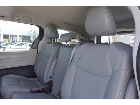Certified 2024 Toyota Sienna XLE w/ XLE Plus Package FWD image 22