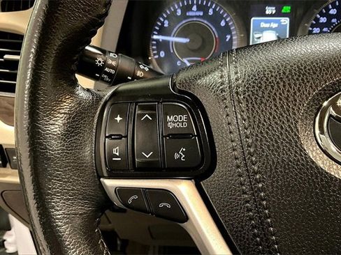 Used 2019 Toyota Sienna XLE Premium image 11