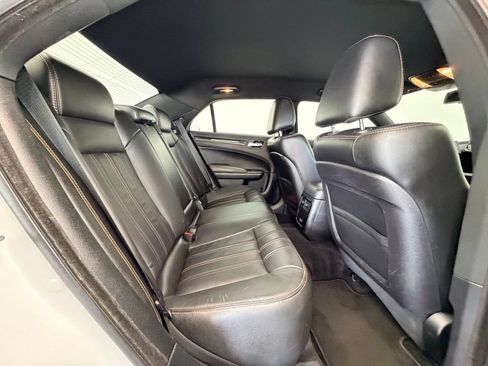 Used 2018 Chrysler 300 S w/ 300S Alloy Package AWD/4WD image 8