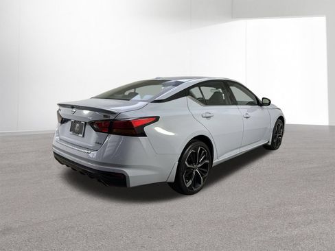 Used 2023 Nissan Altima 2.5 SR w/ SR Premium Package AWD/4WD image 35