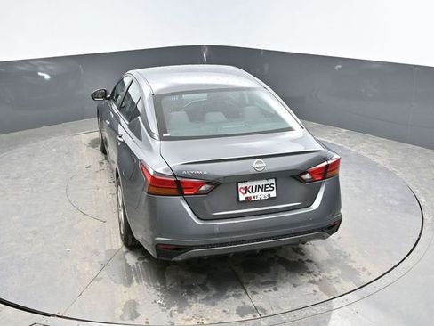 Used 2024 Nissan Altima 2.5 S image 37