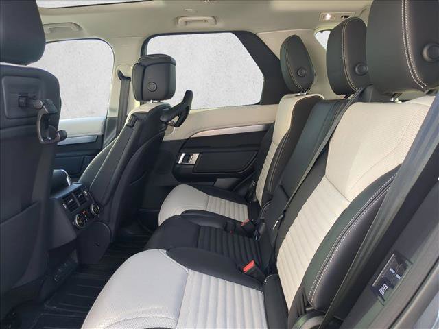 New 2026 Land Rover Discovery Limited Edition AWD/4WD image 16