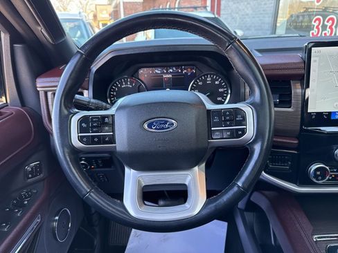 Used 2024 Ford Expedition Limited image 34