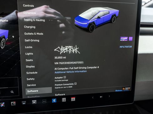 Used 2025 Tesla Cybertruck AWD Crew Cab image 7