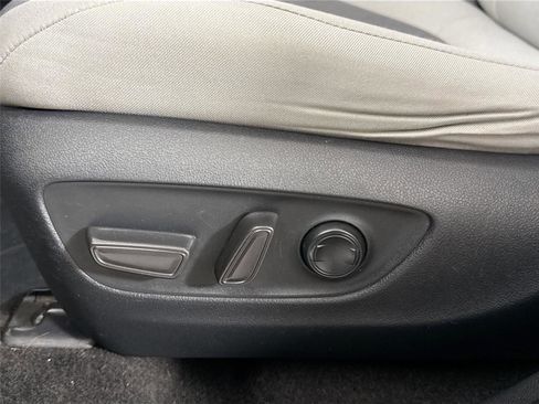 Used 2020 Toyota RAV4 XLE w/ Convenience Package image 28