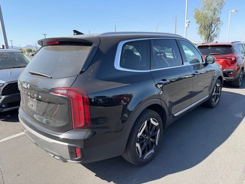 Used 2025 Kia Telluride S image 4
