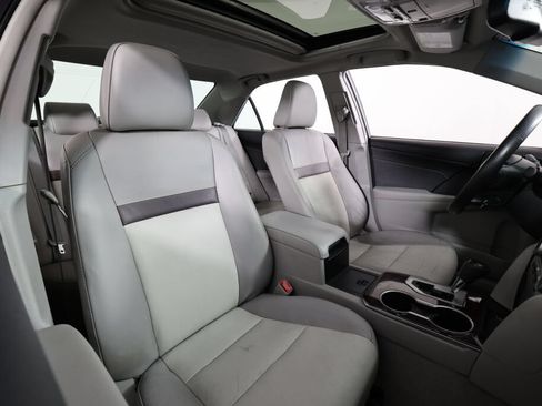 Used 2014 Toyota Camry XLE w/ Leather Package FWD image 24