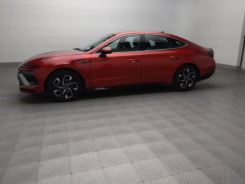 Used 2024 Hyundai Sonata SEL FWD image 2