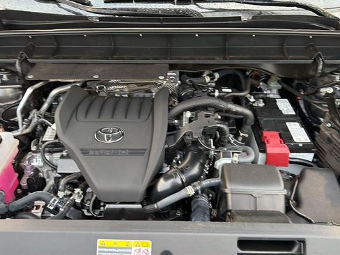 Used 2023 Toyota Highlander XLE FWD image 36