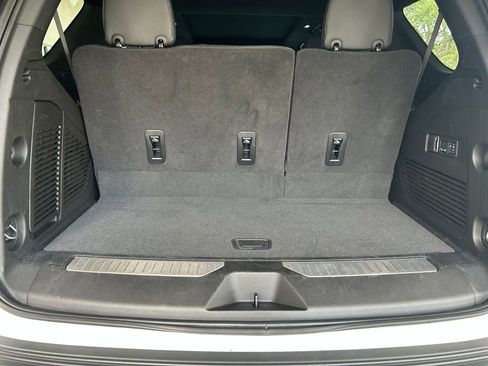 Used 2025 Chevrolet Tahoe High Country AWD/4WD image 37
