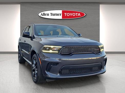 Used 2024 Dodge Durango SXT w/ SXT Blacktop Group image 2