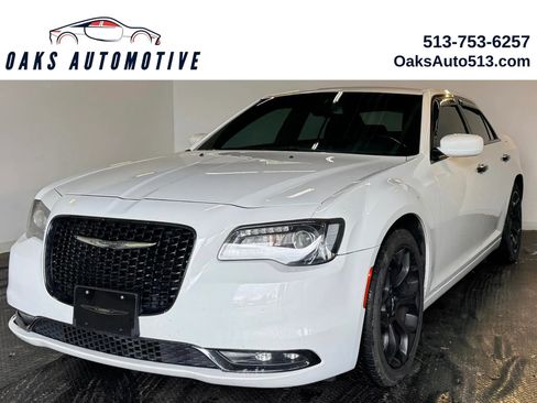 Used 2019 Chrysler 300 S RWD image 1