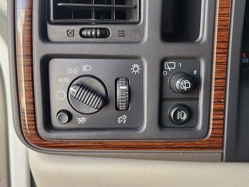 Used 2004 Cadillac Escalade AWD image 32