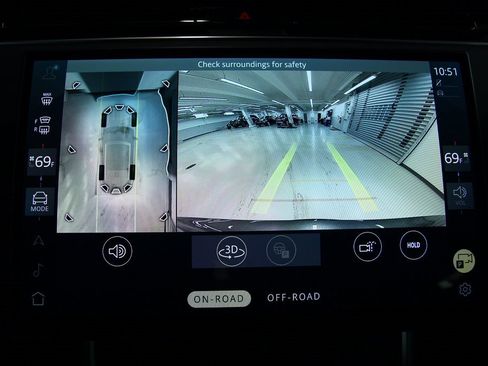 Used 2025 Land Rover Range Rover SE image 10