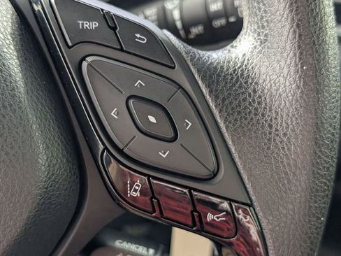 Used 2019 Toyota C-HR LE FWD image 14