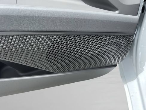 New 2026 Hyundai Elantra Hybrid FWD image 23