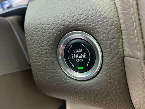 Used 2021 GMC Yukon XL Denali w/ Denali Ultimate Package AWD/4WD image 23
