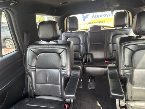 Used 2018 Lincoln Navigator Select w/ Technology Package AWD/4WD image 33