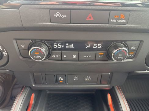 Used 2024 Nissan Frontier PRO-4X w/ Technology Package AWD/4WD image 38