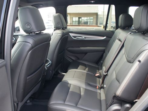 Used 2024 Cadillac XT6 Luxury w/ LPO, Floor Liner Package AWD/4WD image 15