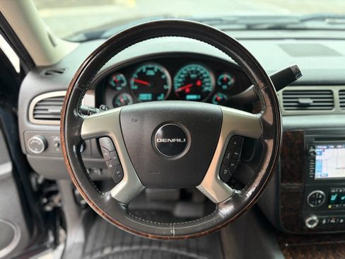 Used 2011 GMC Sierra 2500 Denali w/ Suspension Package, Off-Road AWD/4WD image 28