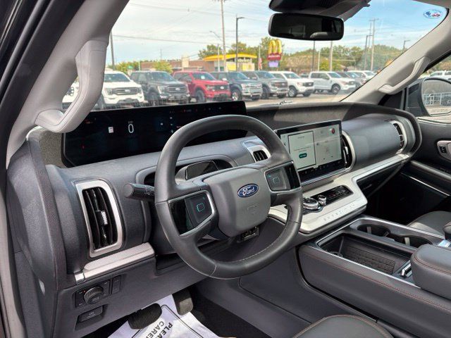 Certified 2025 Ford Expedition Active AWD/4WD image 20