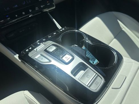 Used 2024 Hyundai Tucson Limited image 23