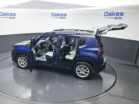 Used 2019 Jeep Renegade Latitude w/ Cold Weather Group FWD image 57