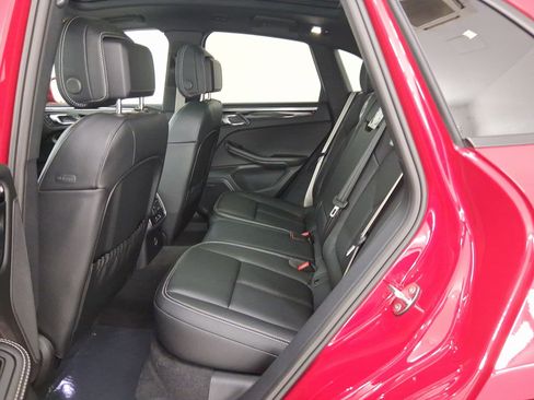 Used 2026 Porsche Macan AWD/4WD image 30