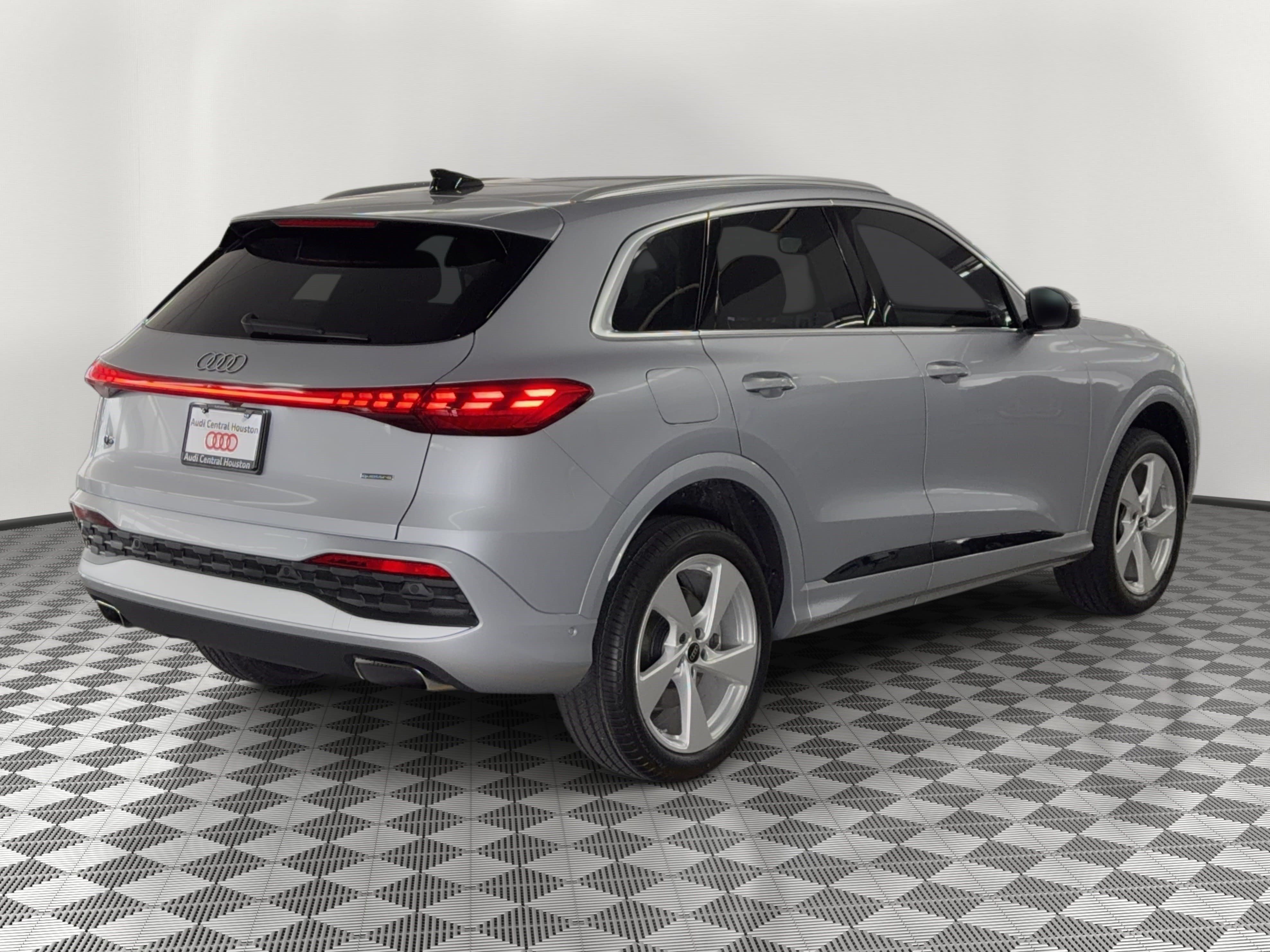 New 2026 Audi Q5 Premium Plus AWD/4WD image 9