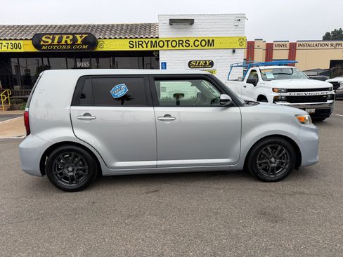 Used 2013 Scion xB 10 Series FWD image 2