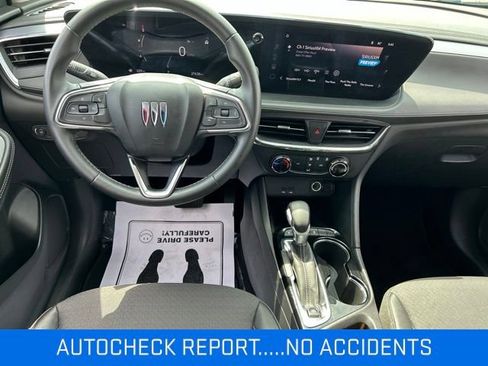 Certified 2025 Buick Encore GX Preferred AWD/4WD image 2