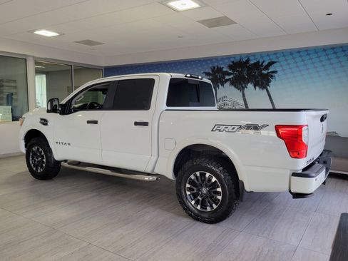 Used 2017 Nissan Titan PRO-4X w/ Pro-4x Convenience Package image 3