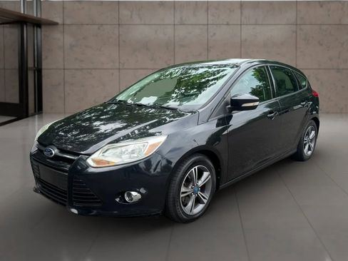 Used 2014 Ford Focus SE w/ SE Sport Package FWD image 5