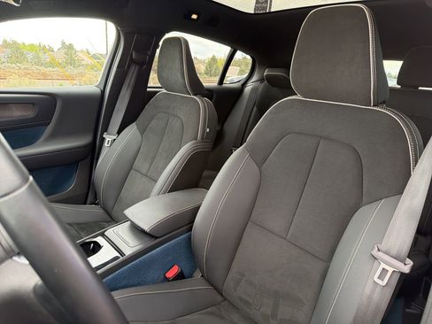 Used 2023 Volvo C40 P8 Recharge Plus image 19