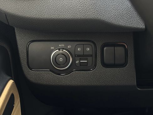 Used 2021 Mercedes-Benz Sprinter 2500 image 27
