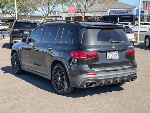 Used 2021 Mercedes-Benz GLB 35 AMG 4MATIC image 2