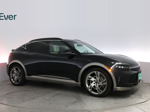 Used 2023 Genesis GV60 Performance image 14