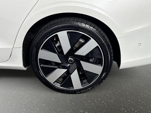 Used 2024 Volvo S60 T8 Plus w/ Climate Package image 33